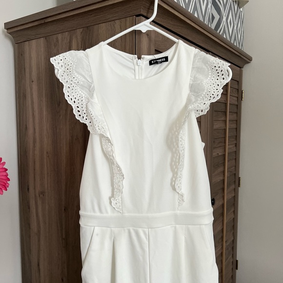 Eyelet Lace Ruffle Front Bodysuit - Picture 4 of 5